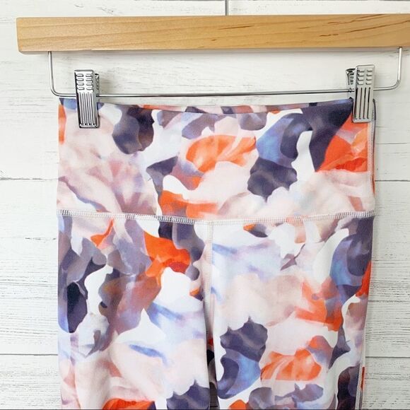 FABLETICS Stella High Rise Leggings Daydream Mesh Floral - Picture 5 of 13